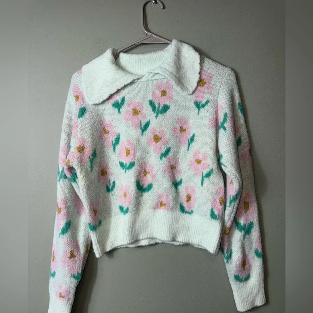 Dreamers Woman’s VNeck Collared Soft Green Floral Print Sweater Size XS